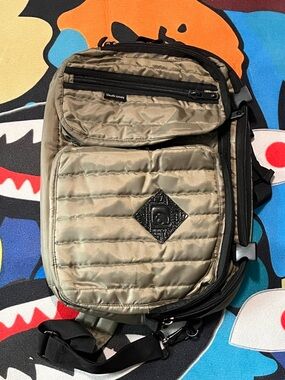 SkullCandy Suburban Backpack/Messenger Bag 2011